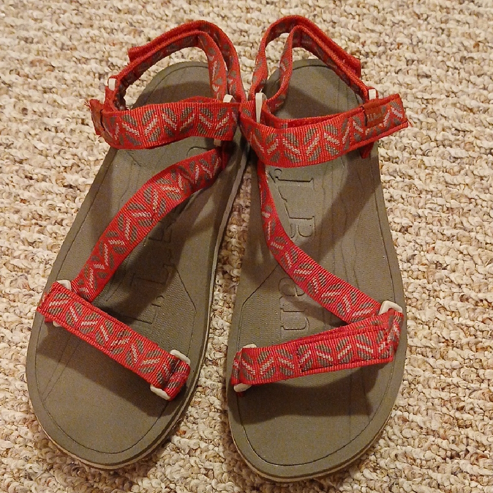 L.L. Bean Women's Red and Tan Sandals